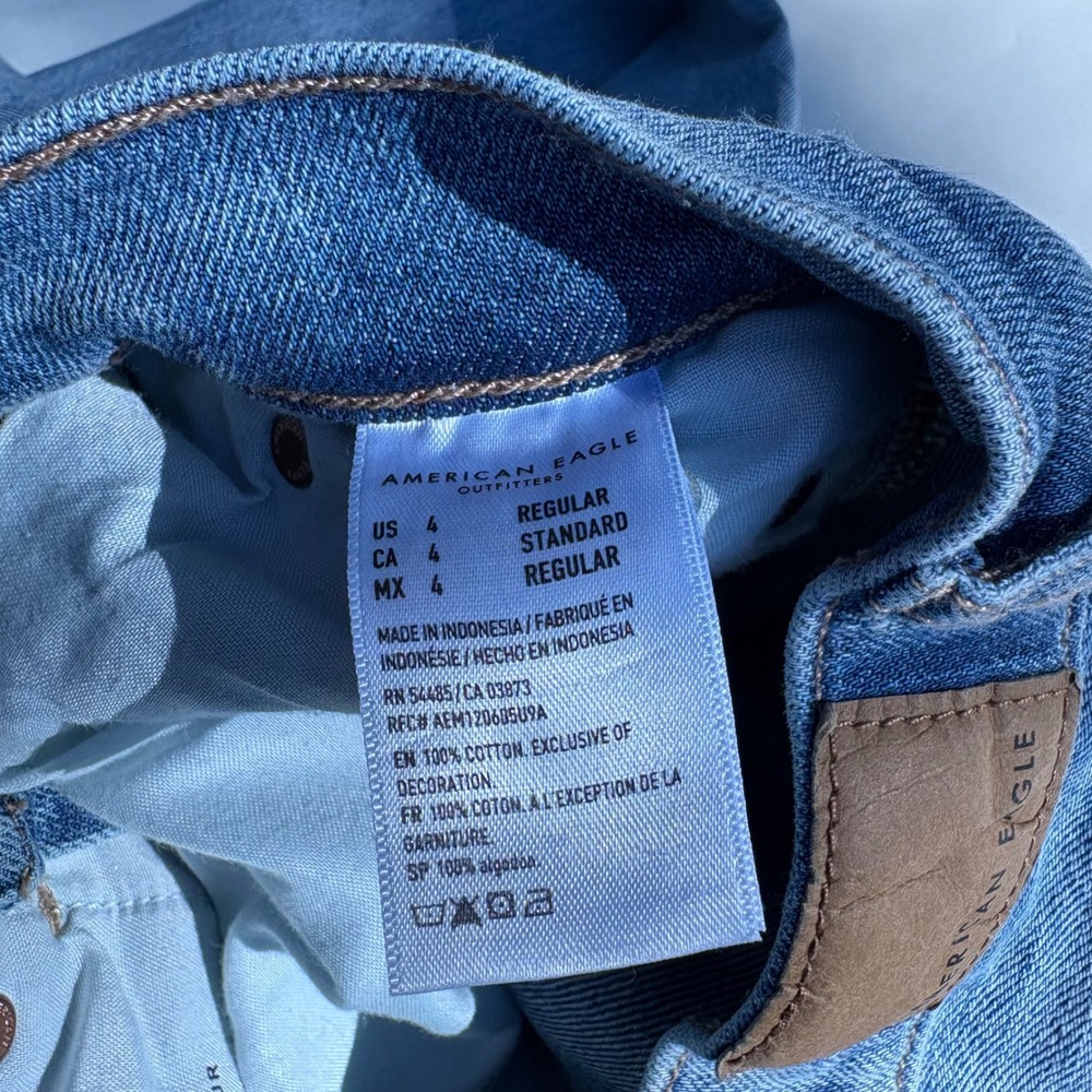 American Eagle Baggy Jean Light Wash Distressed High Rise Denim Size 4 Regular - Picture 5 of 5